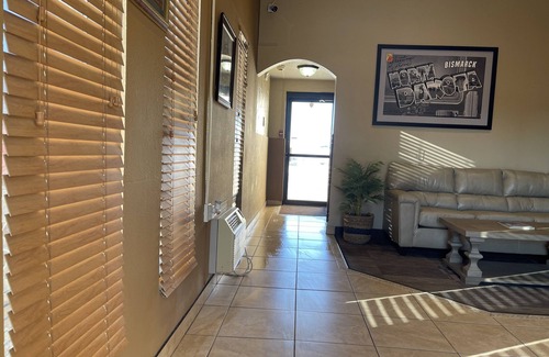 Bismarck Hotel | Super 8 by Wyndham Bismarck