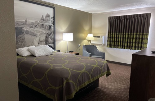 Bismarck Hotel | Super 8 by Wyndham Bismarck