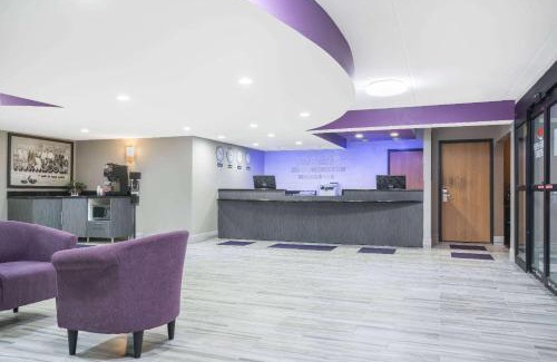 East Bloomington Hotel | Super 8 by Wyndham Bloomington/Airport
