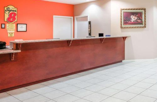 Brenham Hotel | Super 8 by Wyndham Brenham TX