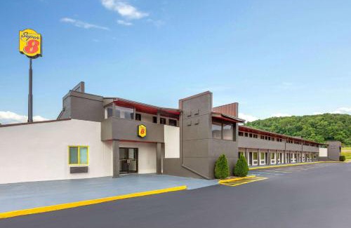 Bridgeport Hotel | Super 8 by Wyndham Bridgeport/Clarksburg Area