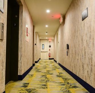 West Bronx Hotel | Super 8 by Wyndham Bronx Near Botanical Garden