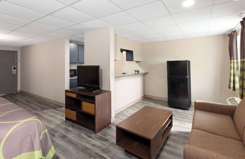 Buffalo Hotel | Super 8 by Wyndham Buffalo