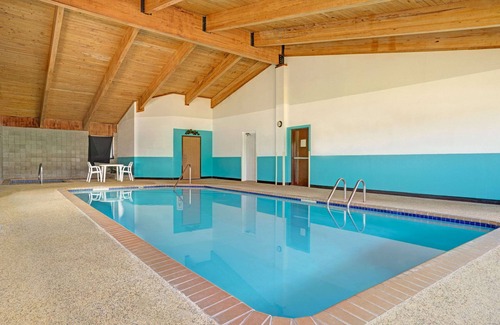 Buffalo Hotel | Super 8 by Wyndham Buffalo