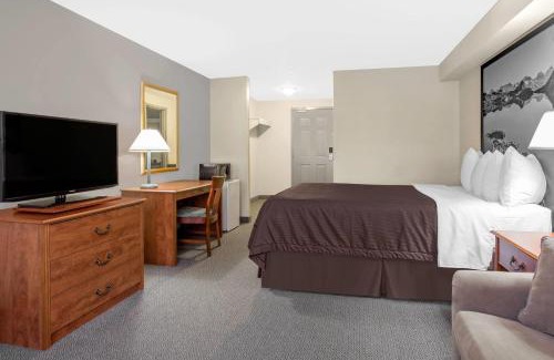 Algoma District Hotel | Super 8 by Wyndham Sault Ste Marie On