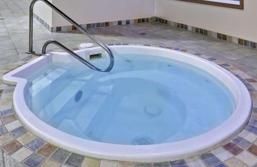 Caraquet Hotel | Super 8 by Wyndham Caraquet