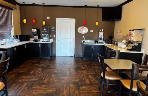 Center Hotel | Super 8 by Wyndham Center