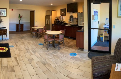 Chisago City Hotel | Super 8 by Wyndham Chisago City