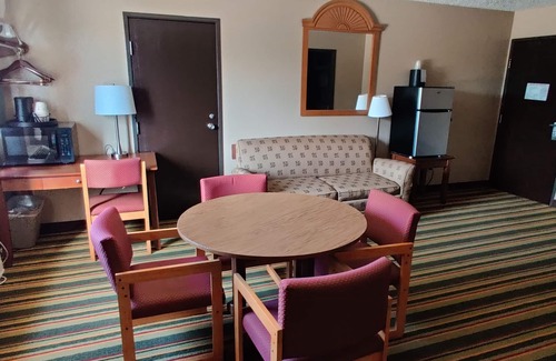 Champaign Hotel | Super 8 by Wyndham Champaign