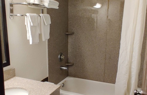 Champaign Hotel | Super 8 by Wyndham Champaign