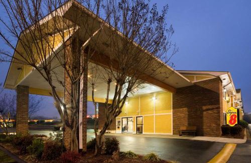 Charlotte Hotel | Super 8 by Wyndham Charlotte University
