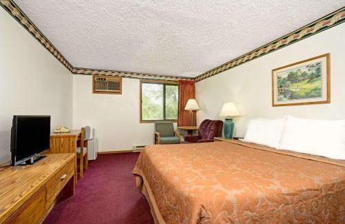 Chaska Hotel | Super 8 by Wyndham Chaska