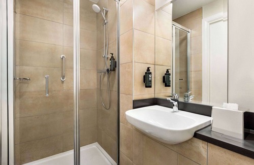 Hapsford Hotel | Super 8 by Wyndham Chester East