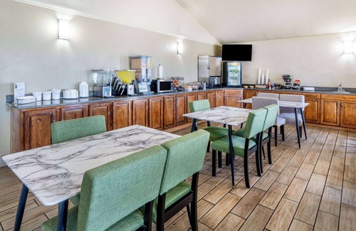 Cheyenne Hotel | Super 8 by Wyndham Cheyenne WY