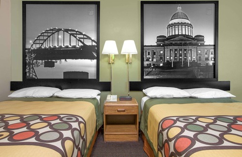 Clarksville Hotel | Super 8 by Wyndham Clarksville AR