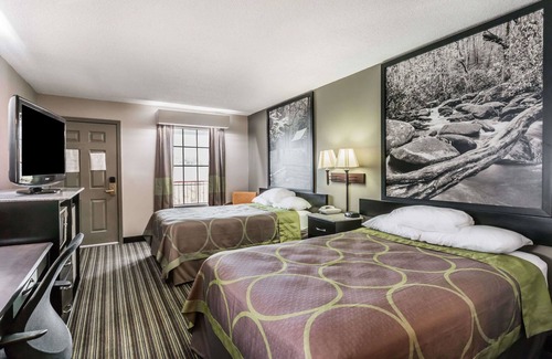 Clinton Hotel | Super 8 by Wyndham Clinton