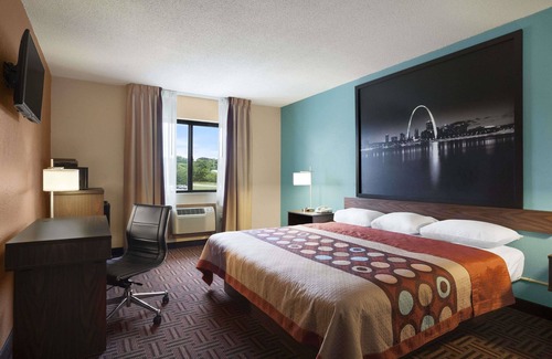 Collinsville Hotel | Super 8 by Wyndham Collinsville St. Louis