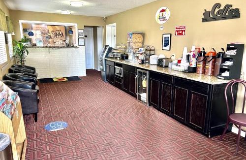 State Park Hotel | Super 8 by Wyndham Columbia/Ft. Jackson SC