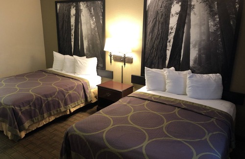 Corning Hotel | Super 8 by Wyndham Corning