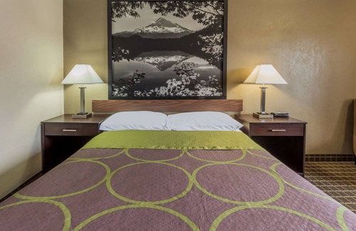Corvallis Hotel | Super 8 by Wyndham Corvallis