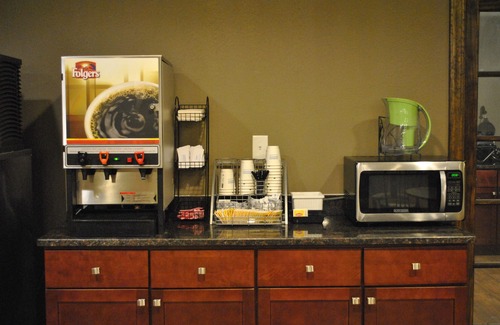 Cromwell Hotel | Super 8 by Wyndham Cromwell/Middletown