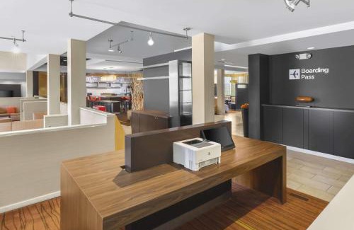 Dallas Hotel | Super 8 by Wyndham Dallas Love Field Airport