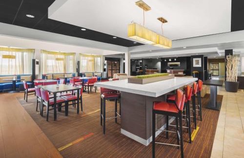 Dallas Hotel | Super 8 by Wyndham Dallas Love Field Airport