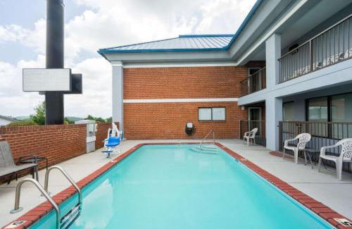 Dandridge Hotel | Super 8 by Wyndham Dandridge