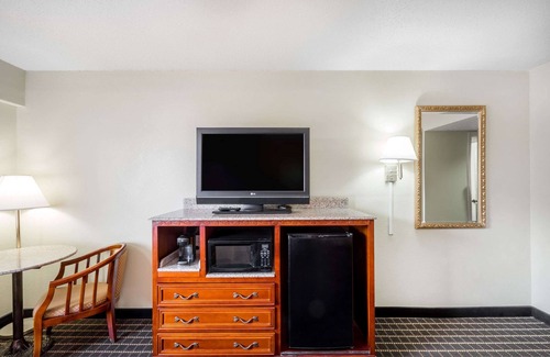 Dandridge Hotel | Super 8 by Wyndham Dandridge