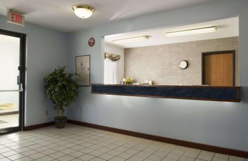 Danville Hotel | Super 8 by Wyndham Danville