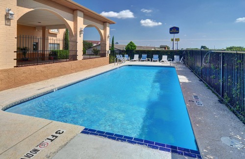 Decatur Hotel | Super 8 by Wyndham Decatur Texas