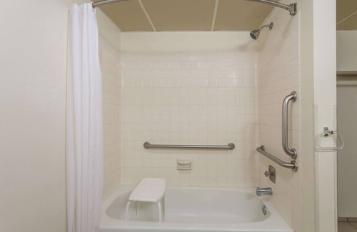 Diamondville Hotel | Super 8 by Wyndham Diamondville Kemmerer