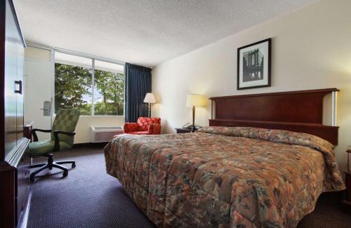 Dover Hotel | Super 8 by Wyndham Dover