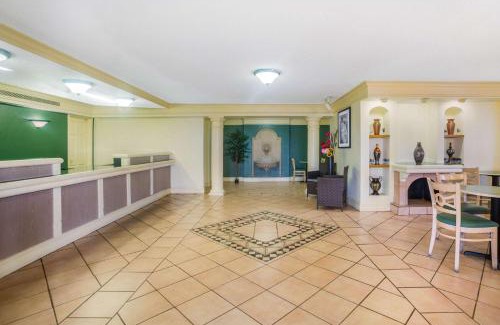 Eagle Pass Hotel | Super 8 by Wyndham Eagle Pass