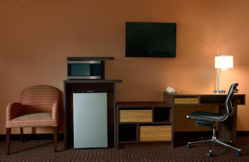 East Peoria Hotel | Super 8 by Wyndham East Peoria
