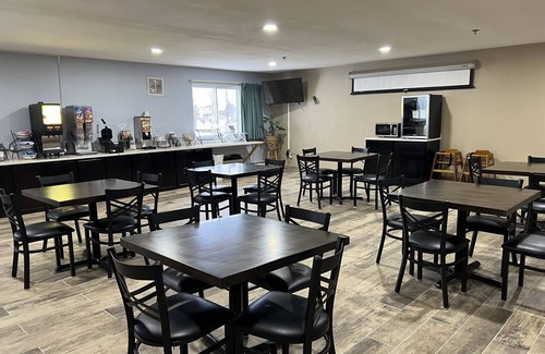 Escanaba Hotel | Super 8 by Wyndham Escanaba