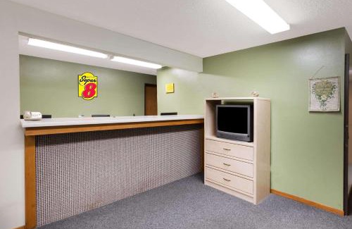 Estherville Hotel | Super 8 by Wyndham Estherville