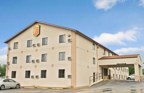 Allenton Hotel | Super 8 by Wyndham Eureka/Six Flags Nearby