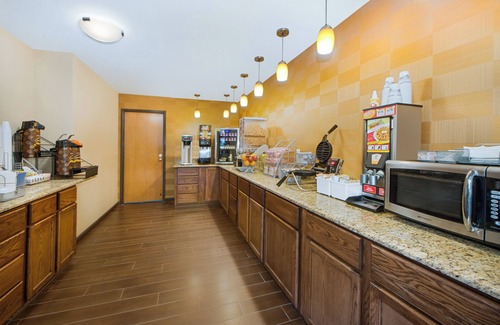Fairfield Hotel | Super 8 by Wyndham Fairfield