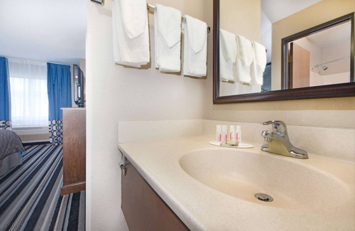 Fairfield Hotel | Super 8 by Wyndham Fairfield