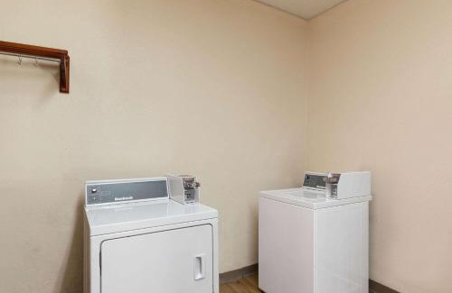 Fort Mitchell Hotel | Super 8 by Wyndham Fort Mitchell Cincinnati Area