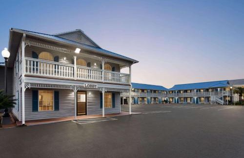 Foley Hotel | Super 8 by Wyndham Foley