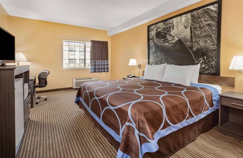 Fort Dodge Hotel | Super 8 by Wyndham Fort Dodge IA