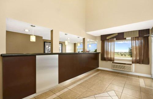 Fort Worth Hotel | Super 8 by Wyndham Fort Worth TX