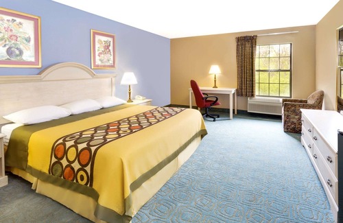 Freeport Hotel | Super 8 by Wyndham Freeport