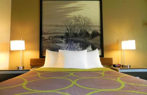 Fremont Hotel | Super 8 by Wyndham Fremont NE