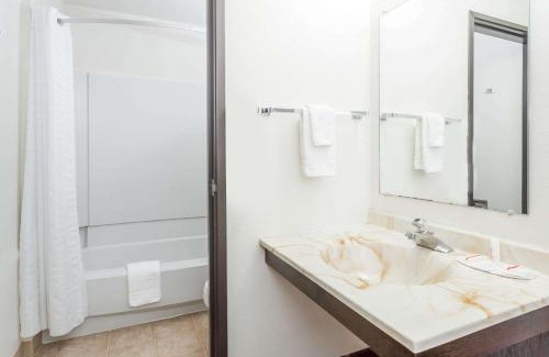 Grand Junction Hotel | Super 8 by Wyndham Grand Junction Colorado