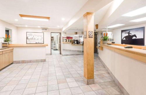 Grand Junction Hotel | Super 8 by Wyndham Grand Junction Colorado