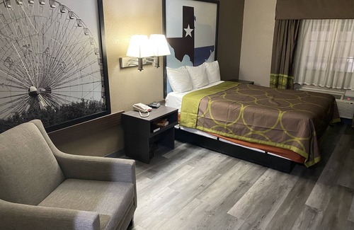 Gainesville Hotel | Super 8 by Wyndham Gainesville TX