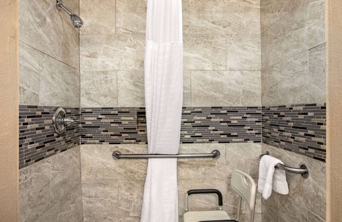 Gainesville Hotel | Super 8 by Wyndham Gainesville TX